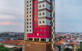 Leedon Hotel & Suites Surabaya